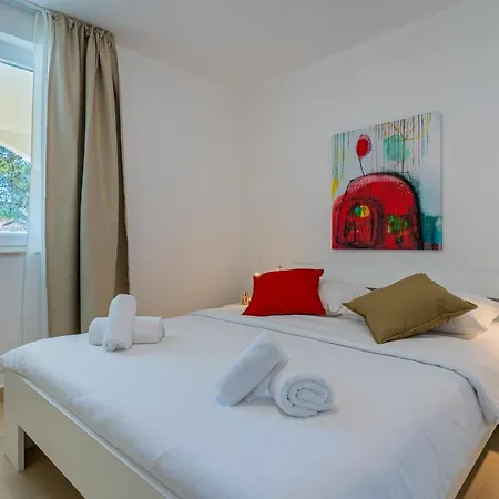 Lopari Apartment *