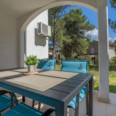 Lopari Apartmán *